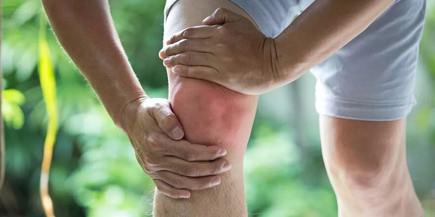 Strong pain during physical activity due to knee wrist arthritis